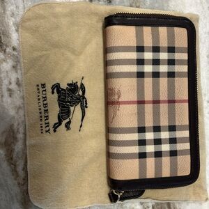 Burberry Haymarket zip around wallet
